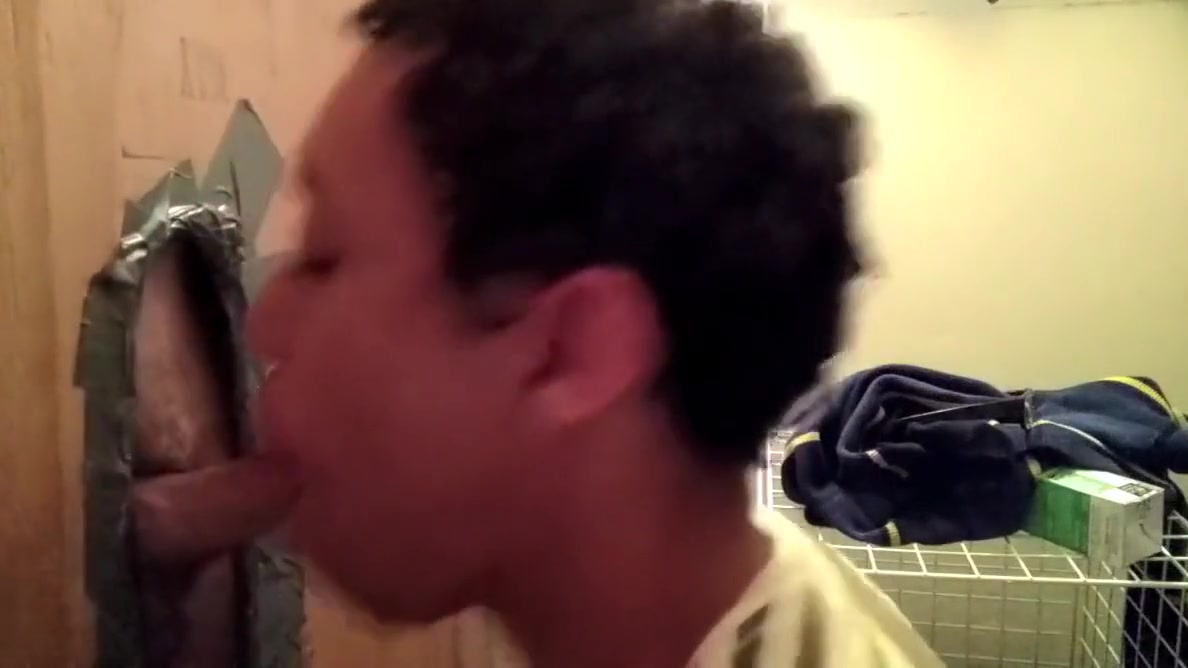 teen 18+ sucks at the Glory Hole