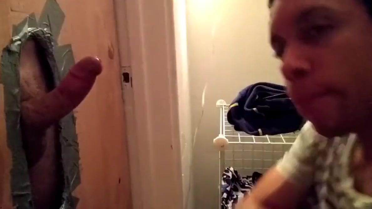 teen 18+ sucks at the Glory Hole