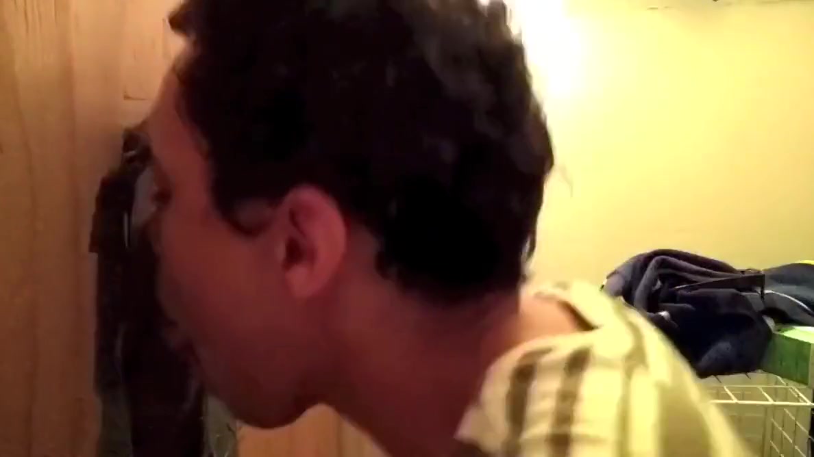 teen 18+ sucks at the Glory Hole