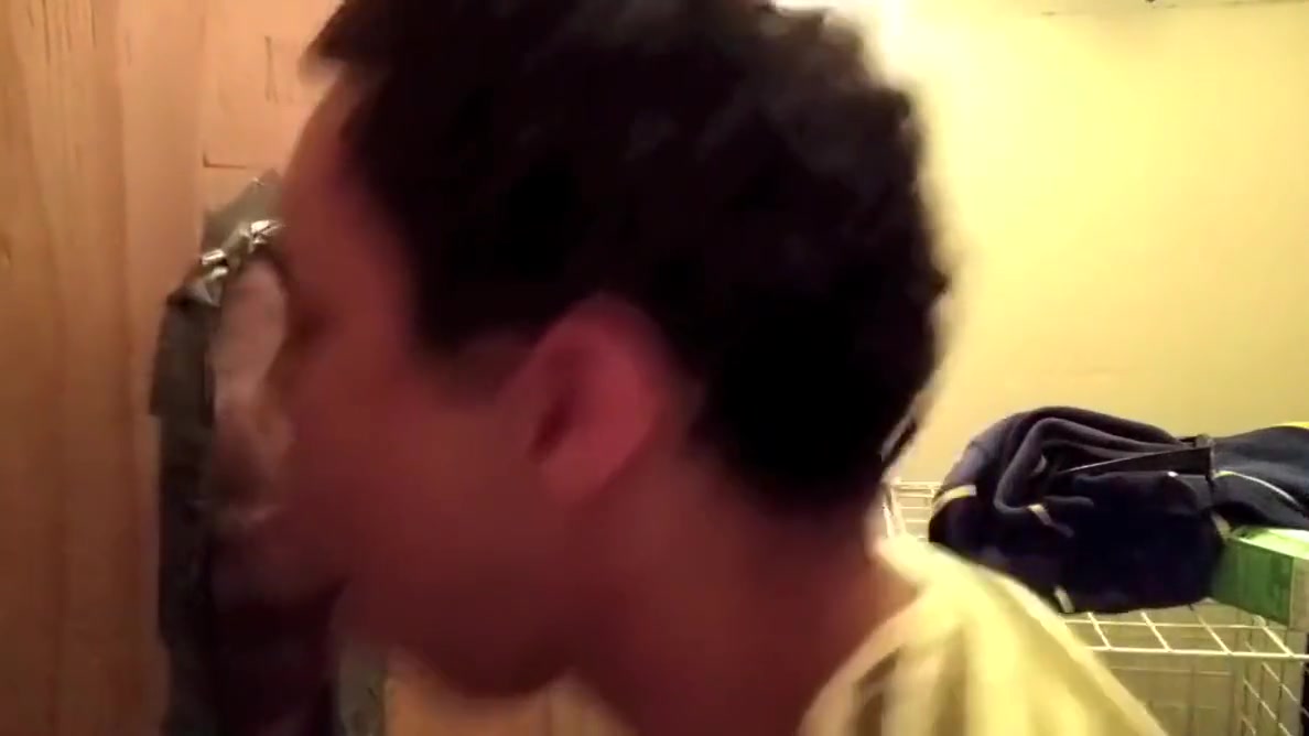 teen 18+ sucks at the Glory Hole