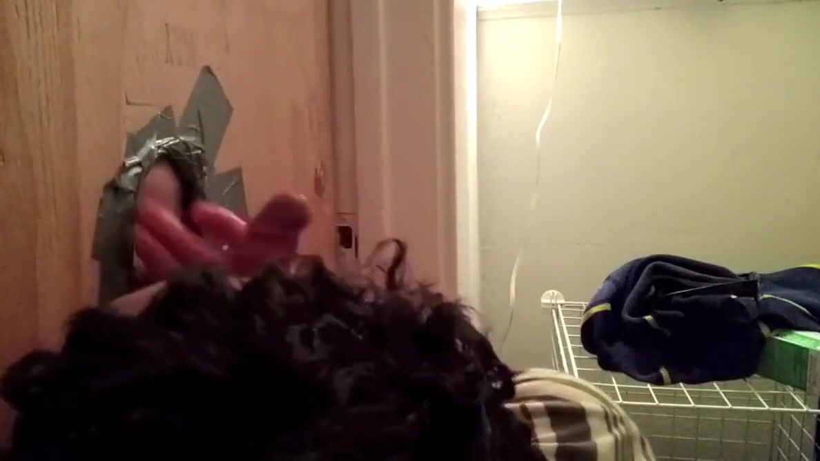 teen 18+ sucks at the Glory Hole