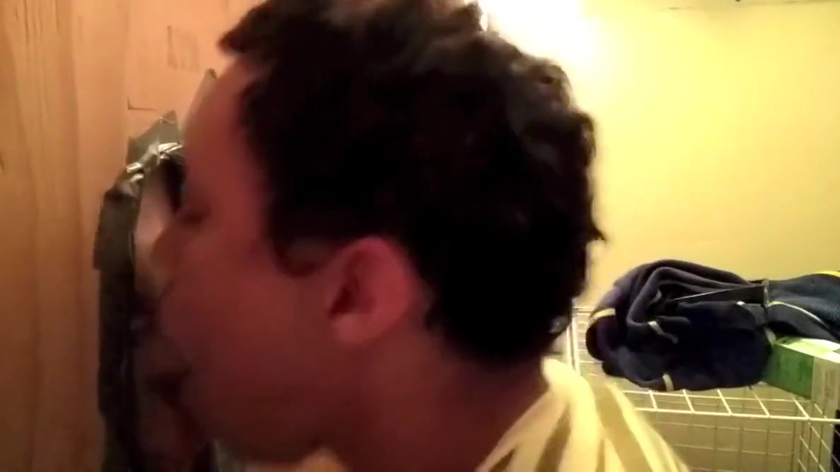 teen 18+ sucks at the Glory Hole