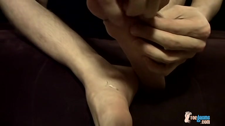 Cummy Feet With Str8 Ian - Ian Madrox