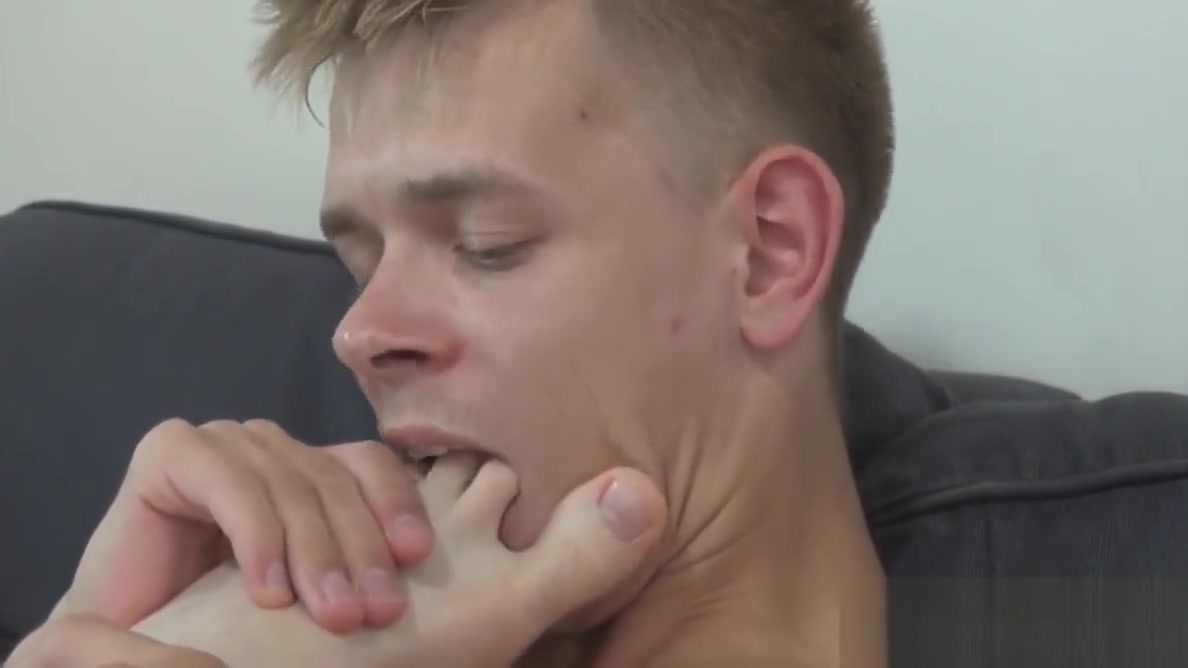 Gay twink massages feet