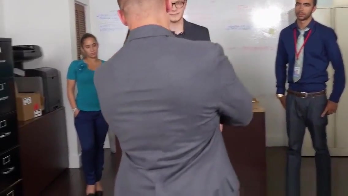 Blindfolded office stud sucking fat cock