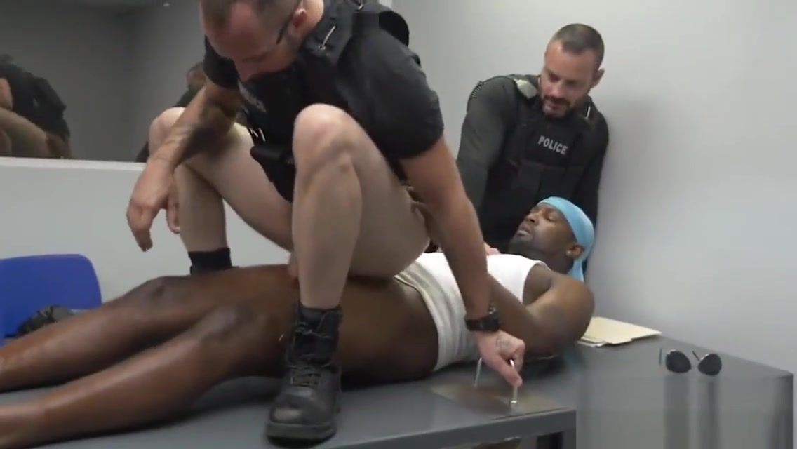 Criminal is caught by gay officer under charges of solicitation