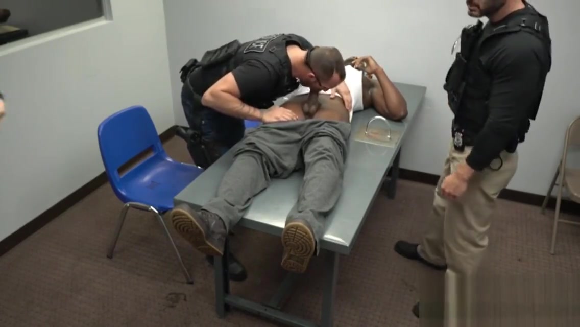 Criminal is caught by gay officer under charges of solicitation
