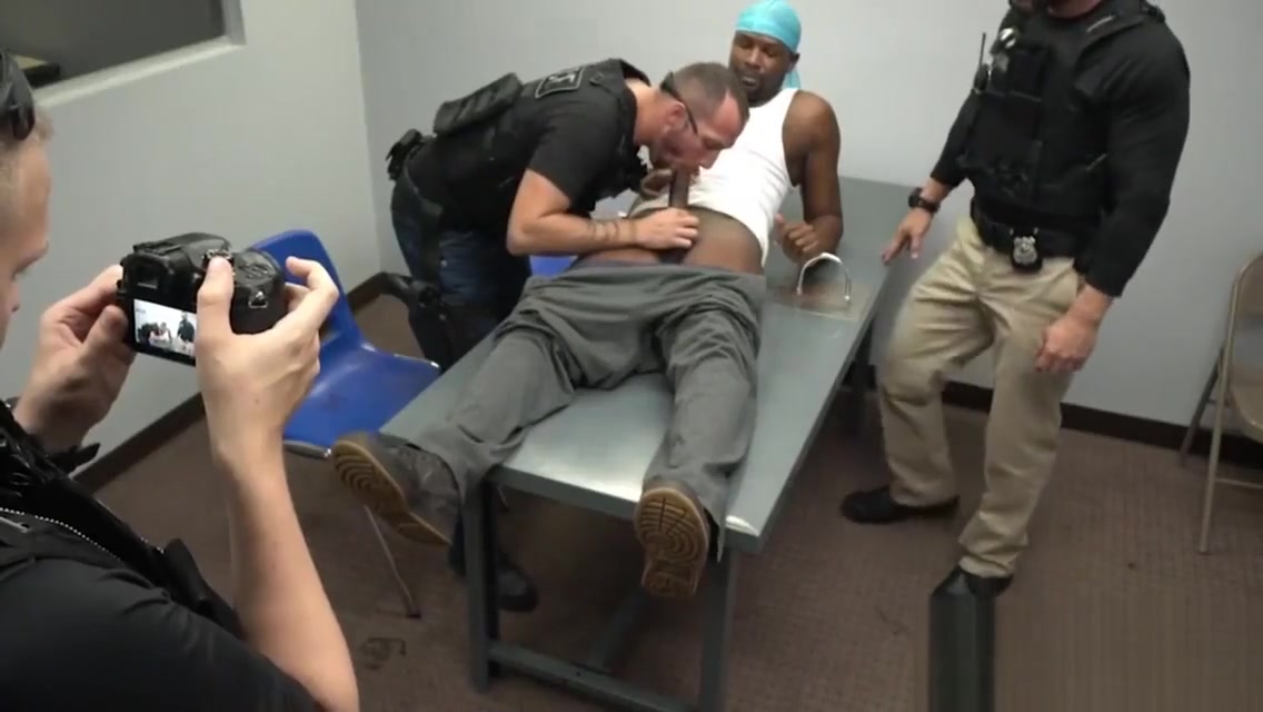 Criminal is caught by gay officer under charges of solicitation