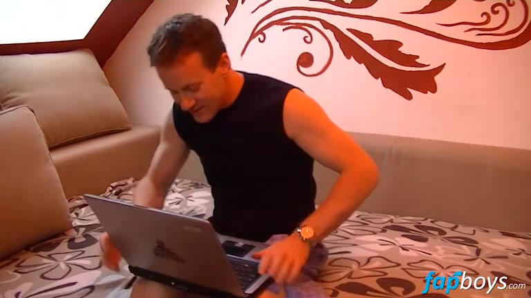 Aroused Tom jerks off his dick - Tom