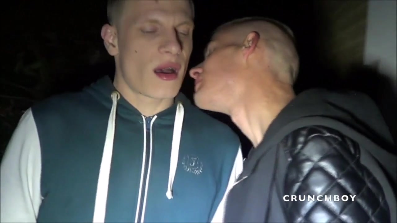 Julien fucked young straight boy in exhib at night - CrunchBoy