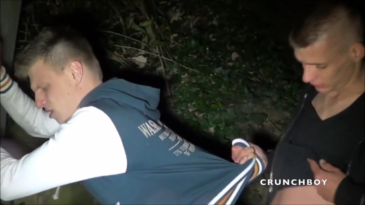 Julien fucked young straight boy in exhib at night - CrunchBoy