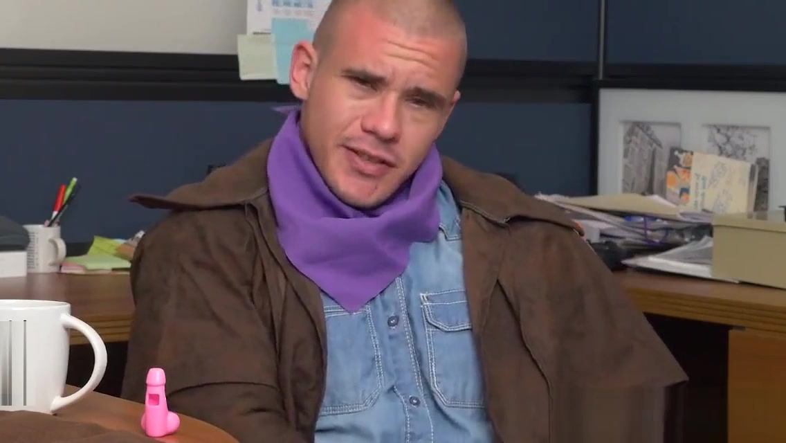 Hot gay doc inserts his cock in office jock