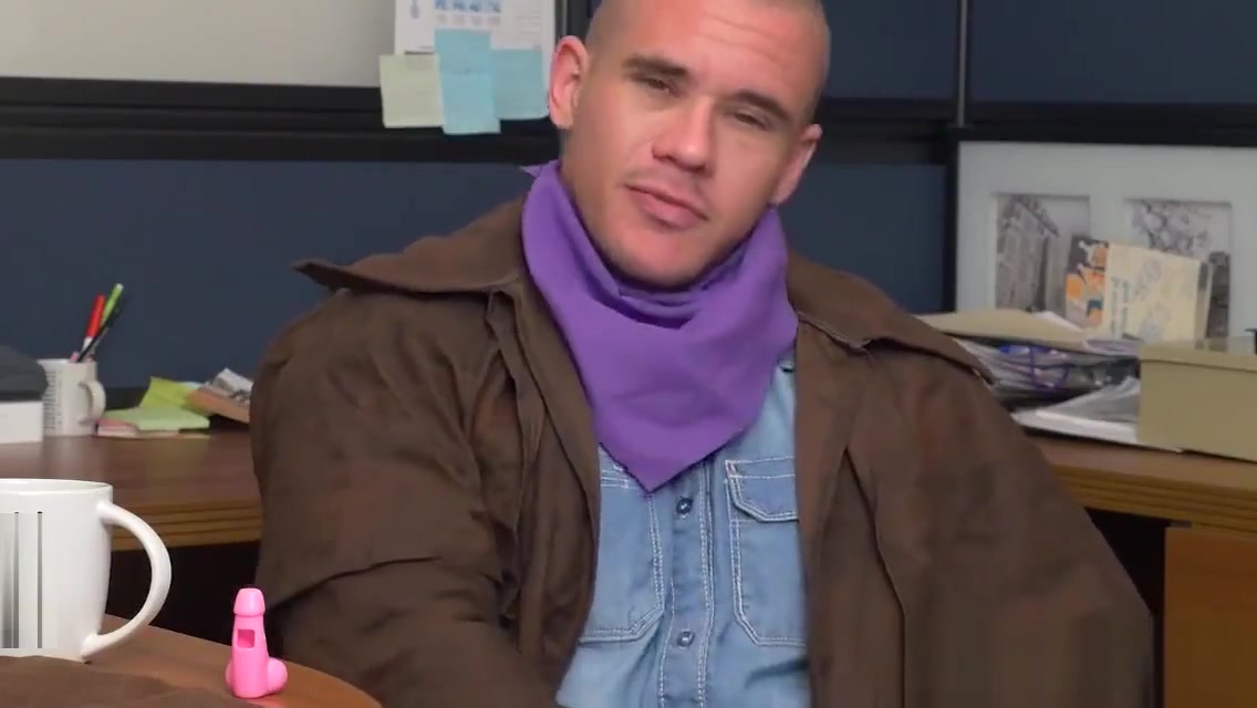 Hot gay doc inserts his cock in office jock