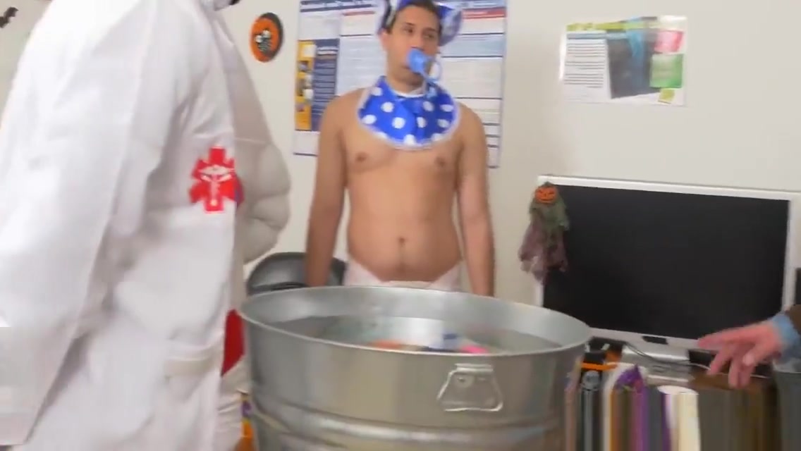 Hot gay doc inserts his cock in office jock