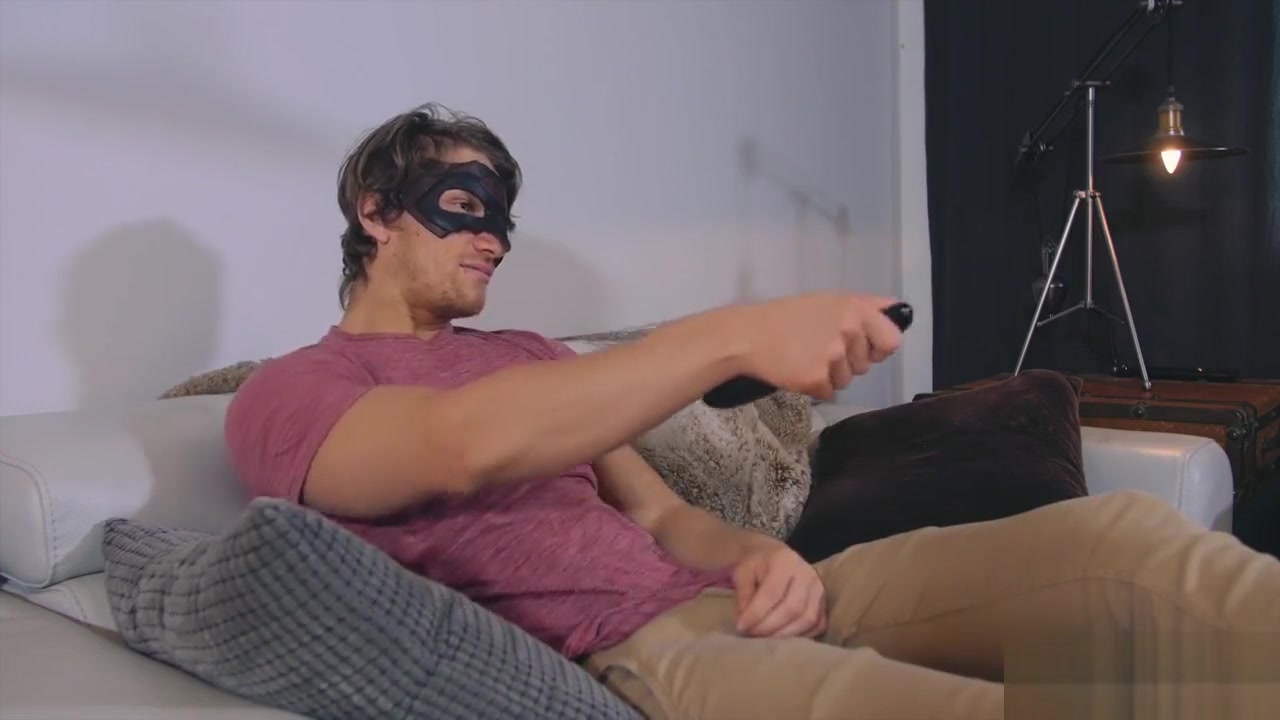 Maskurbate Anonymus Hunk Jerks his Gorgeous Cock