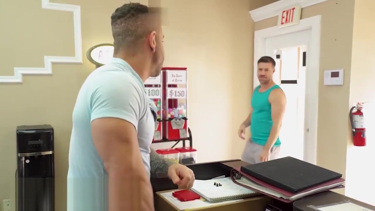 GAYWIRE - Tristan Jaxx & Eddy Ceetee Make A Deal