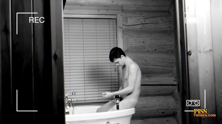 Getting Wet And Cummy With Pissing Boy Hunter - Hunter Sykes