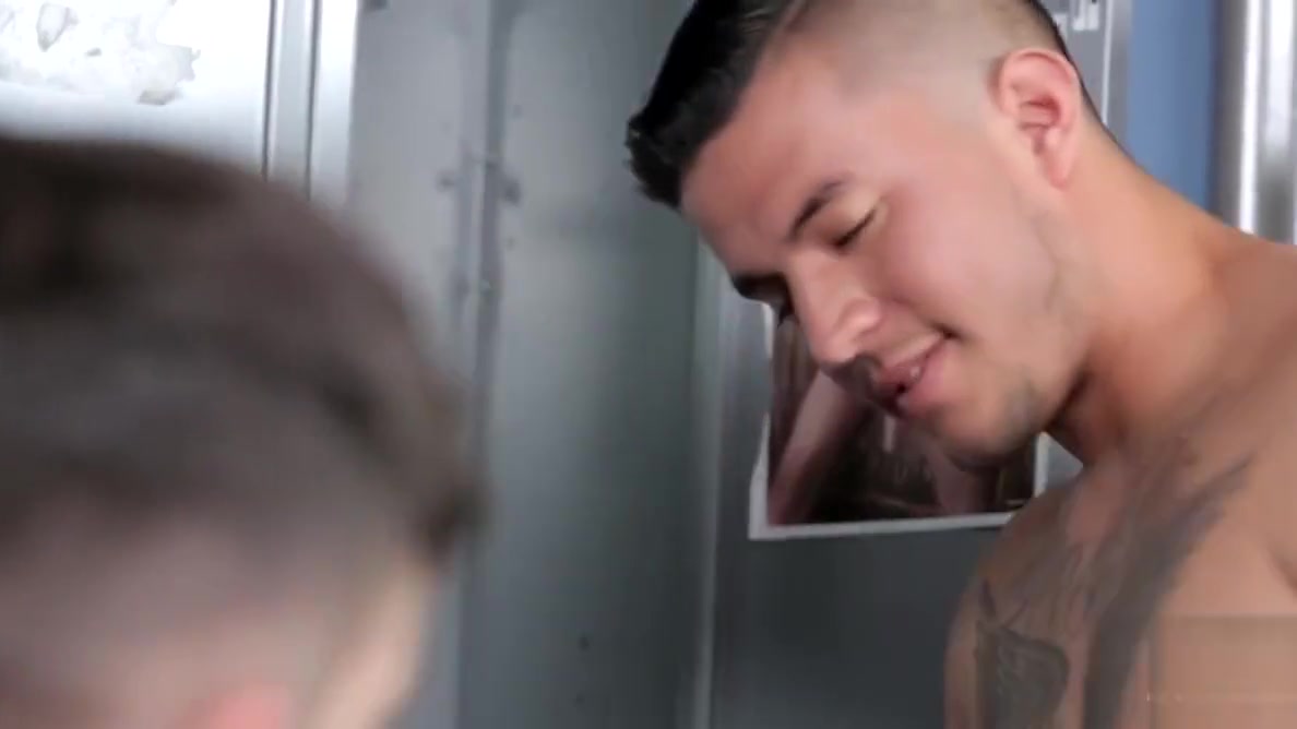 Next Door Buddies Sexy Gym Locker Hookup scene 2