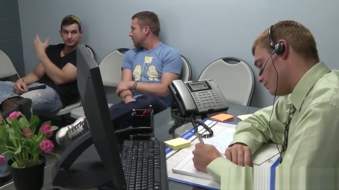 Officesex gay hunks jizz in the office