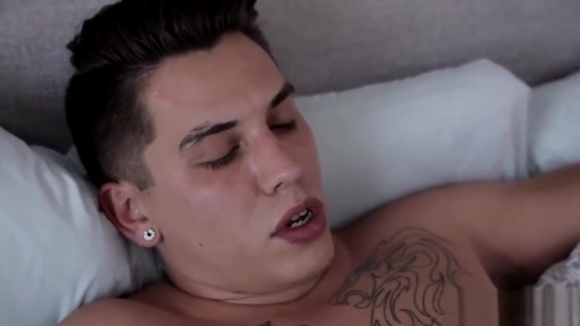 NextDoorBuddies Newbie & Muscular Lad Roman Todd BAREBACKING