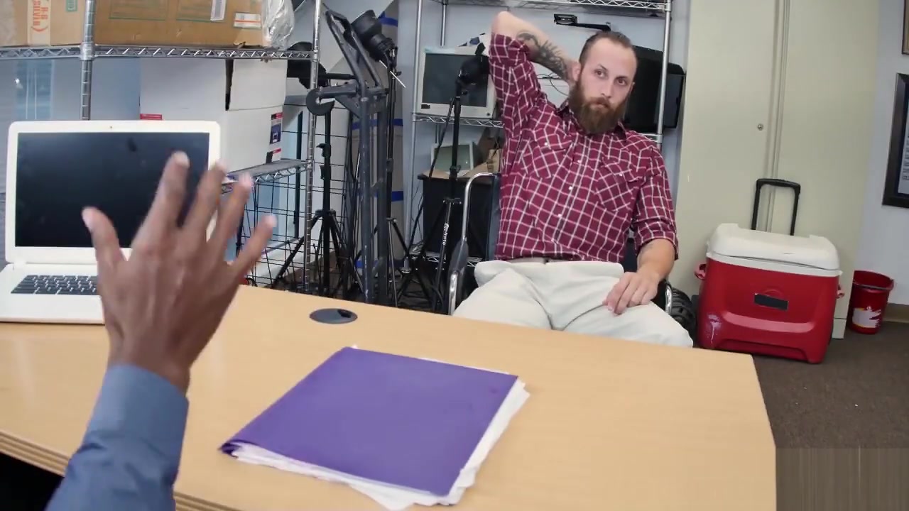 Hardcore gay action in the office