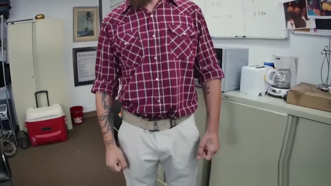 Hardcore gay action in the office