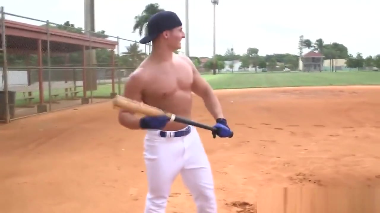 Stunning jocks bang in shower after baseball game