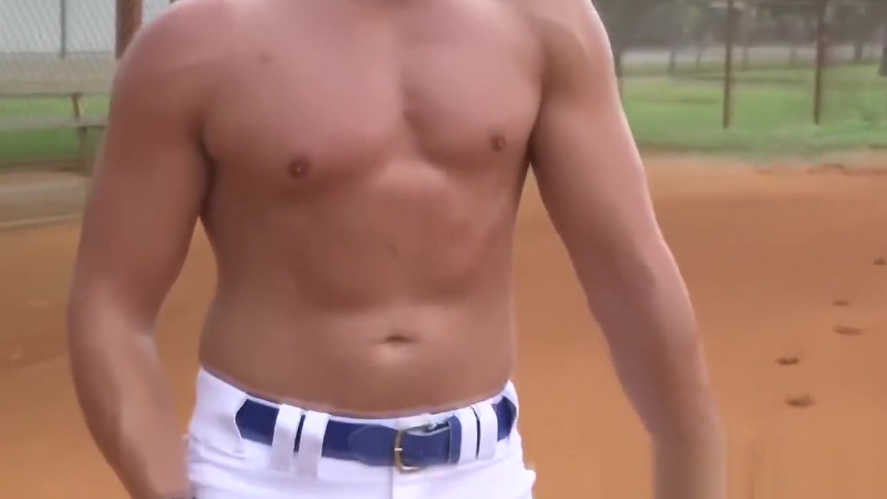 Stunning jocks bang in shower after baseball game