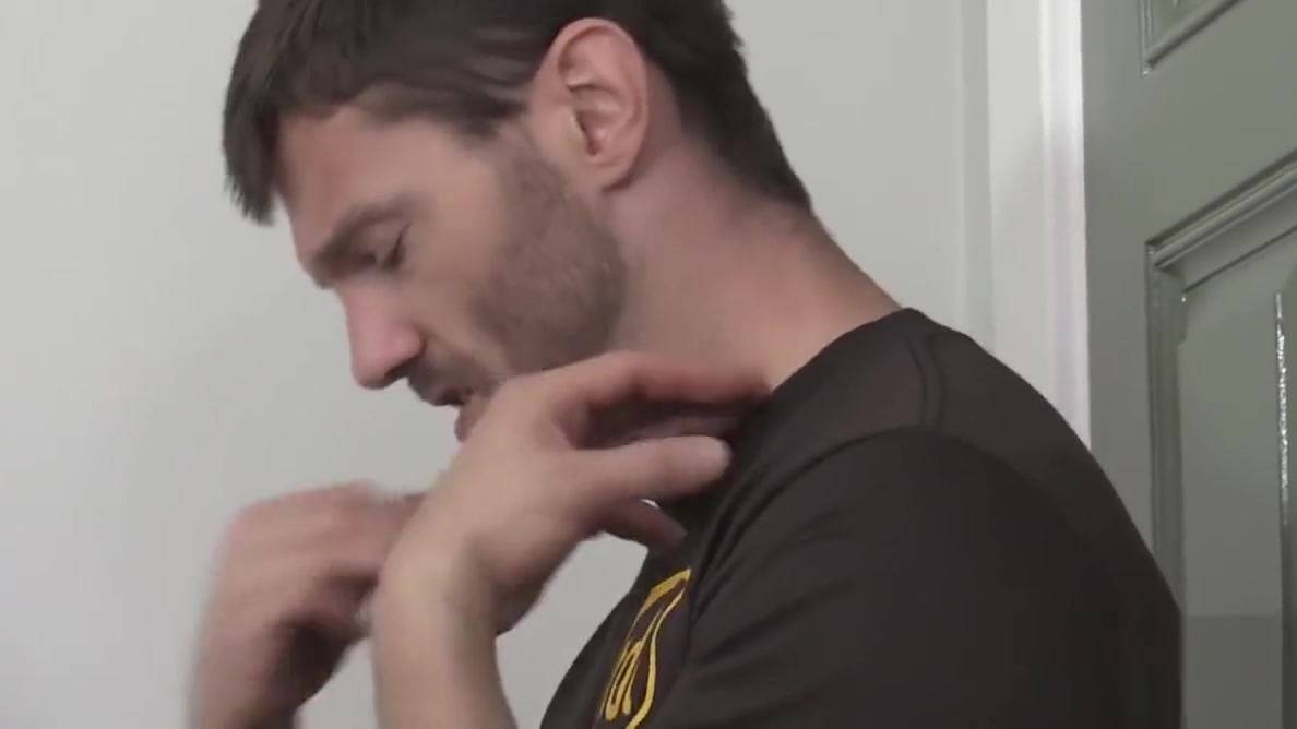 Dennis Showers Sylas Ass with Warm Cum