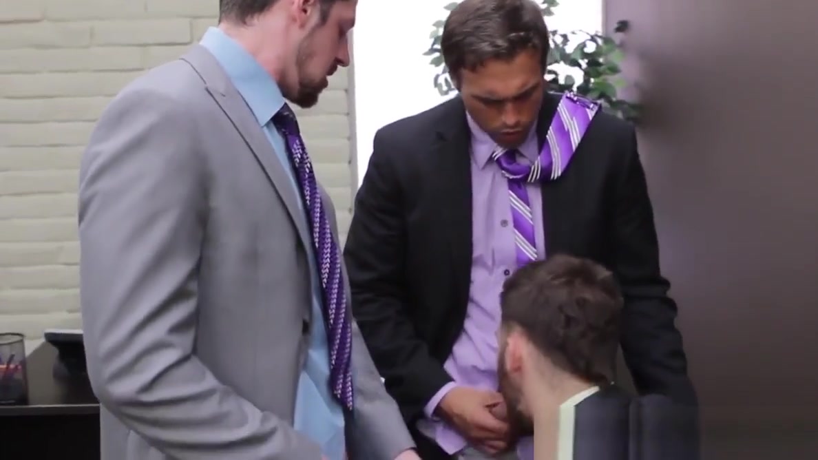 Office threeway with bitch Tommy Defendi