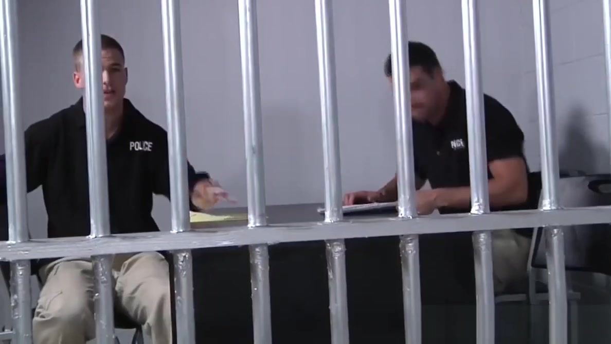 Detainee Johnny Rapid sucking cocks