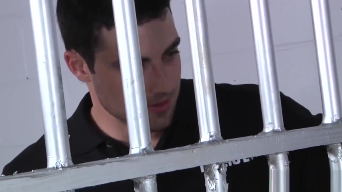 Detainee Johnny Rapid sucking cocks
