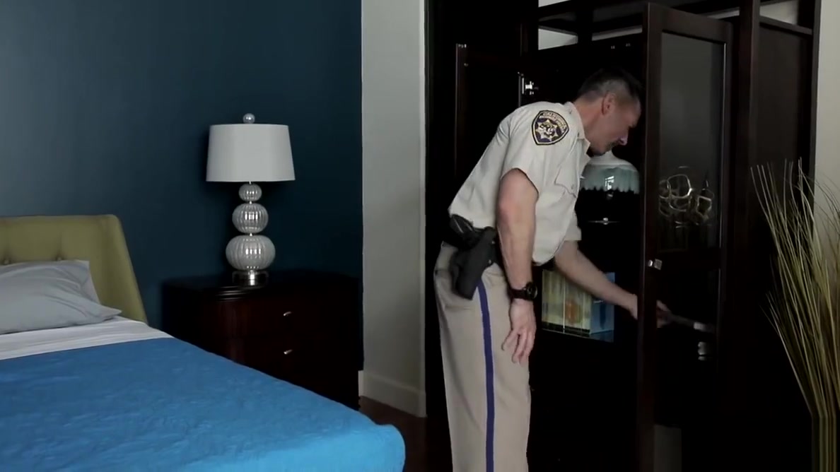 NextDoorRaw Lance Ford punished by Officer Dean