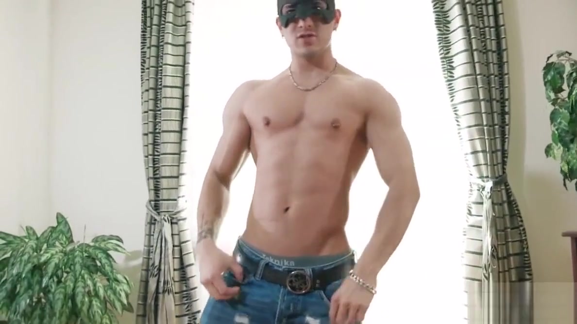 Maskurbate Sexy Carlos is Back!