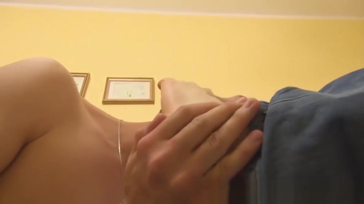 Sexy twinks massage each others feet and ass fuck on the bed