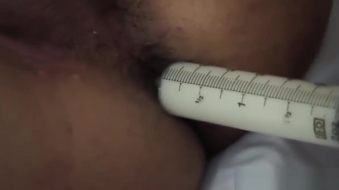 Asian doctor inspects twinks asshole
