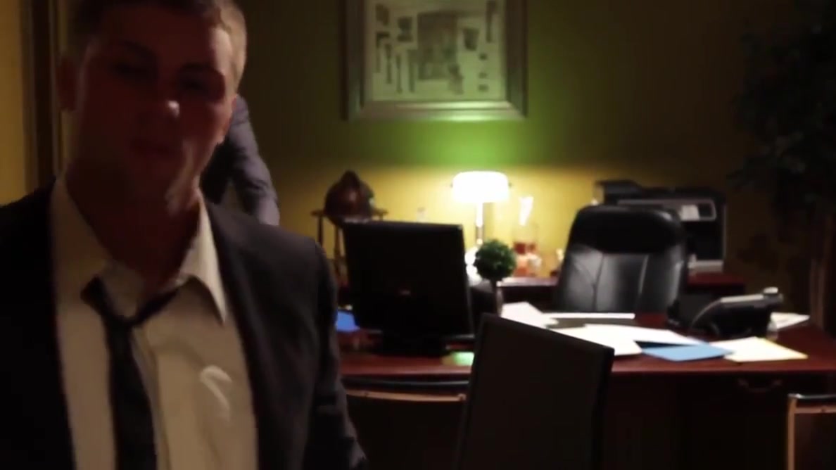 Officestud gives up his ass to stressed colleague