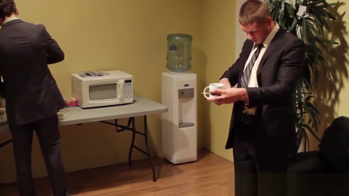 Officestud gives up his ass to stressed colleague