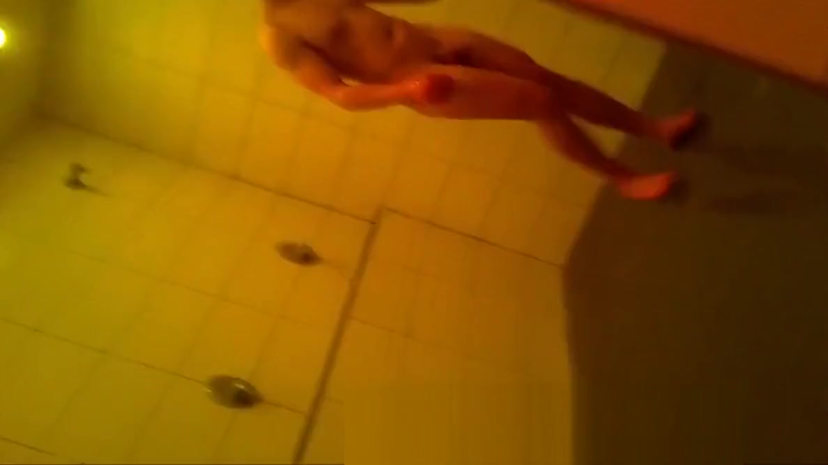 gym showers caught 21 sexy young friends
