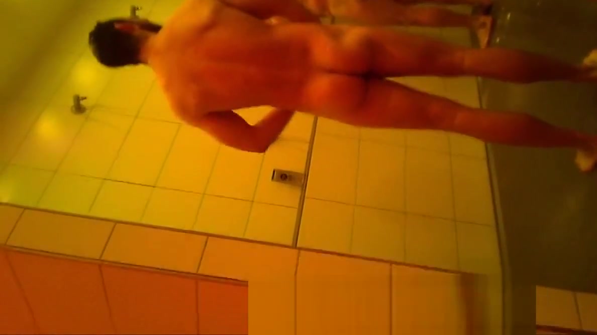 gym showers caught 21 sexy young friends