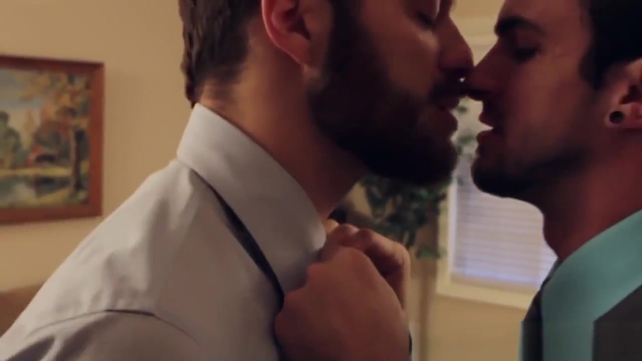 Muscle hunks assfucking after office hours
