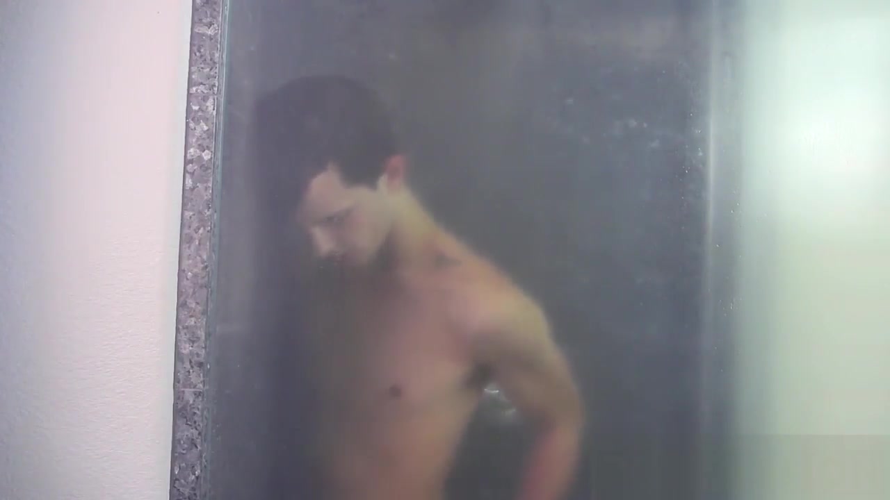 Sporty and horny twink Jessie getting steamy in the shower