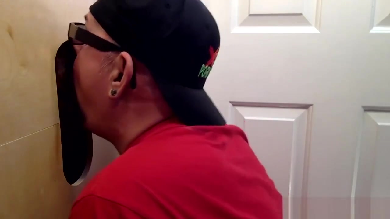 Young Married Guy At The Gloryhole