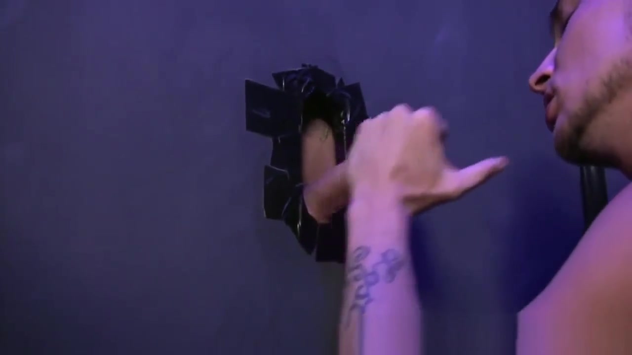Two amateur horny studs enjoy in hot glory hole sex scene