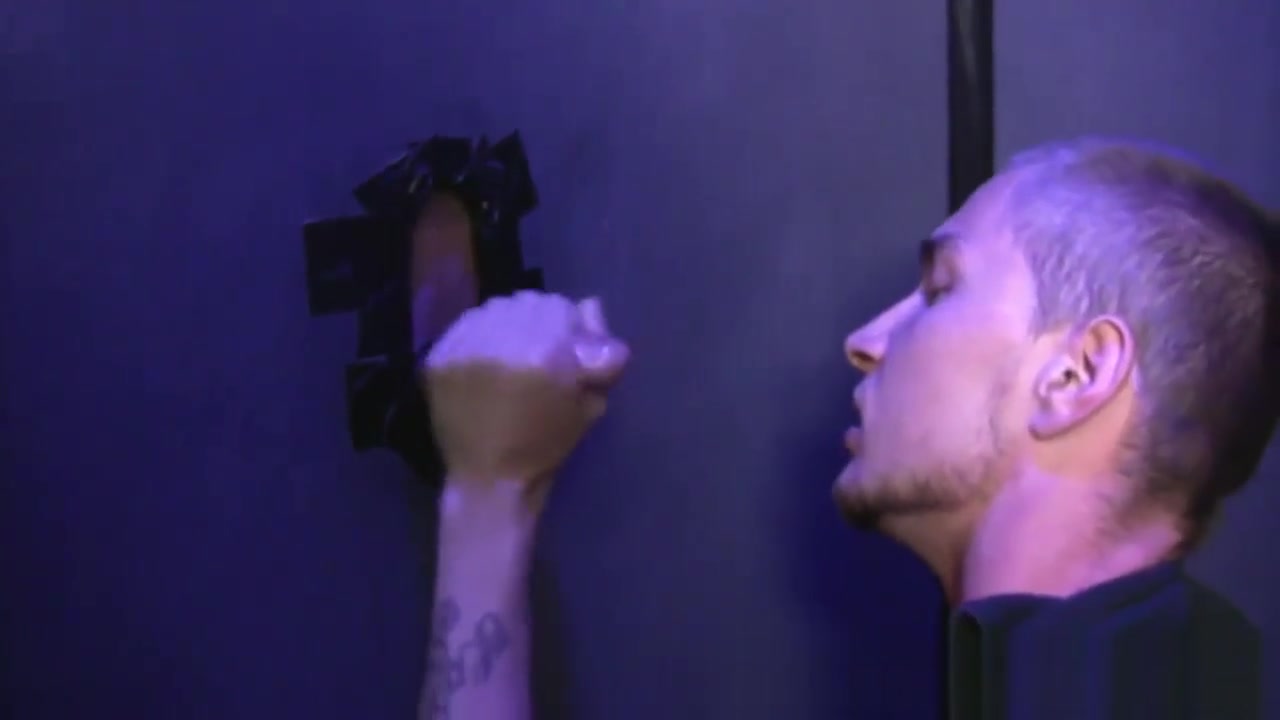 Two amateur horny studs enjoy in hot glory hole sex scene