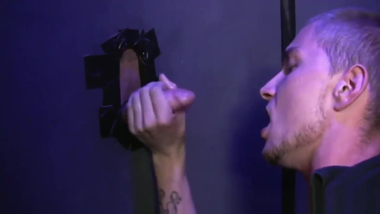 Two amateur horny studs enjoy in hot glory hole sex scene