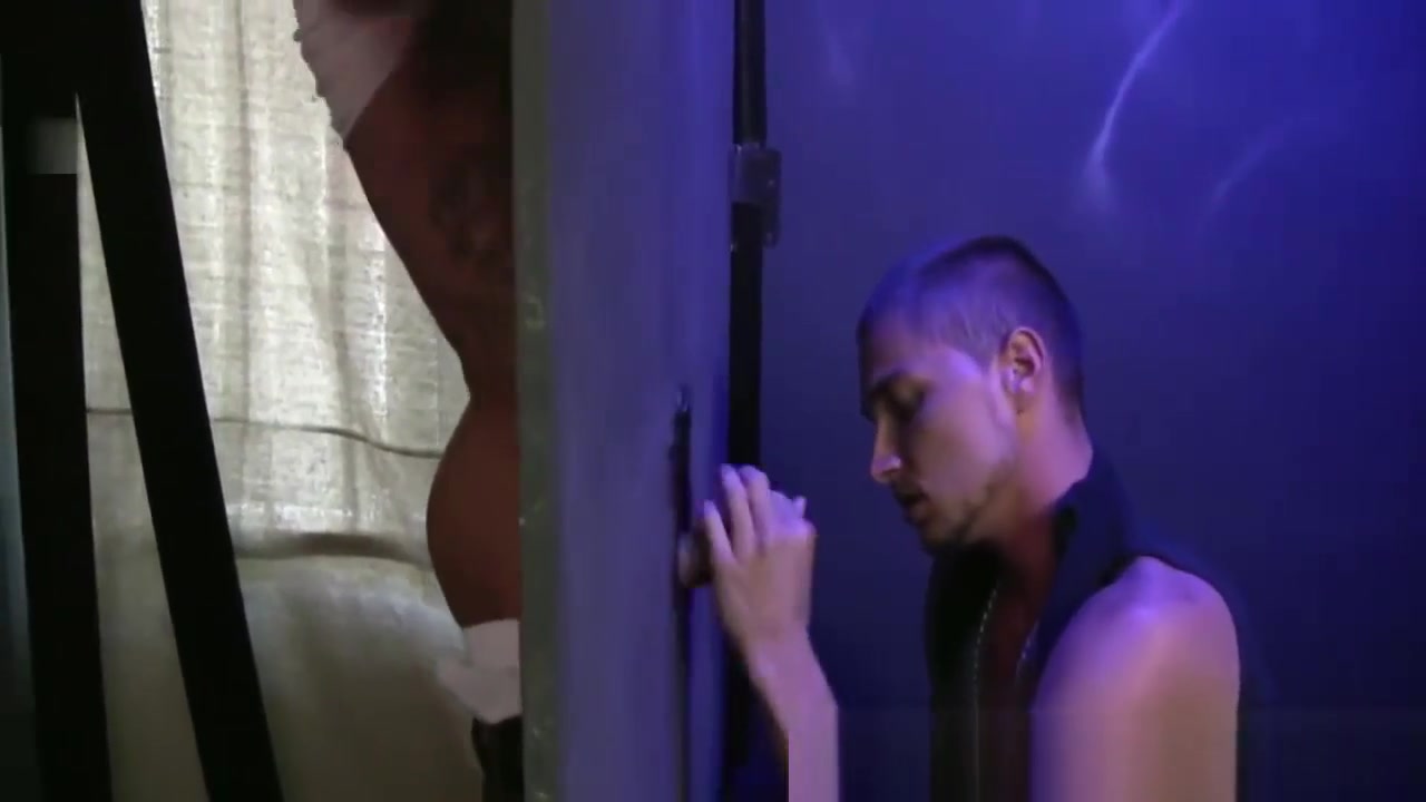 Two amateur horny studs enjoy in hot glory hole sex scene