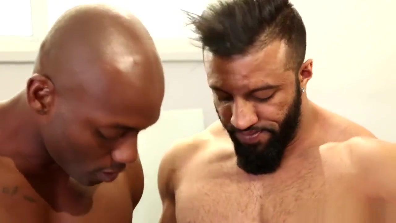 NextDoorEbony Cum On Gym Buddies