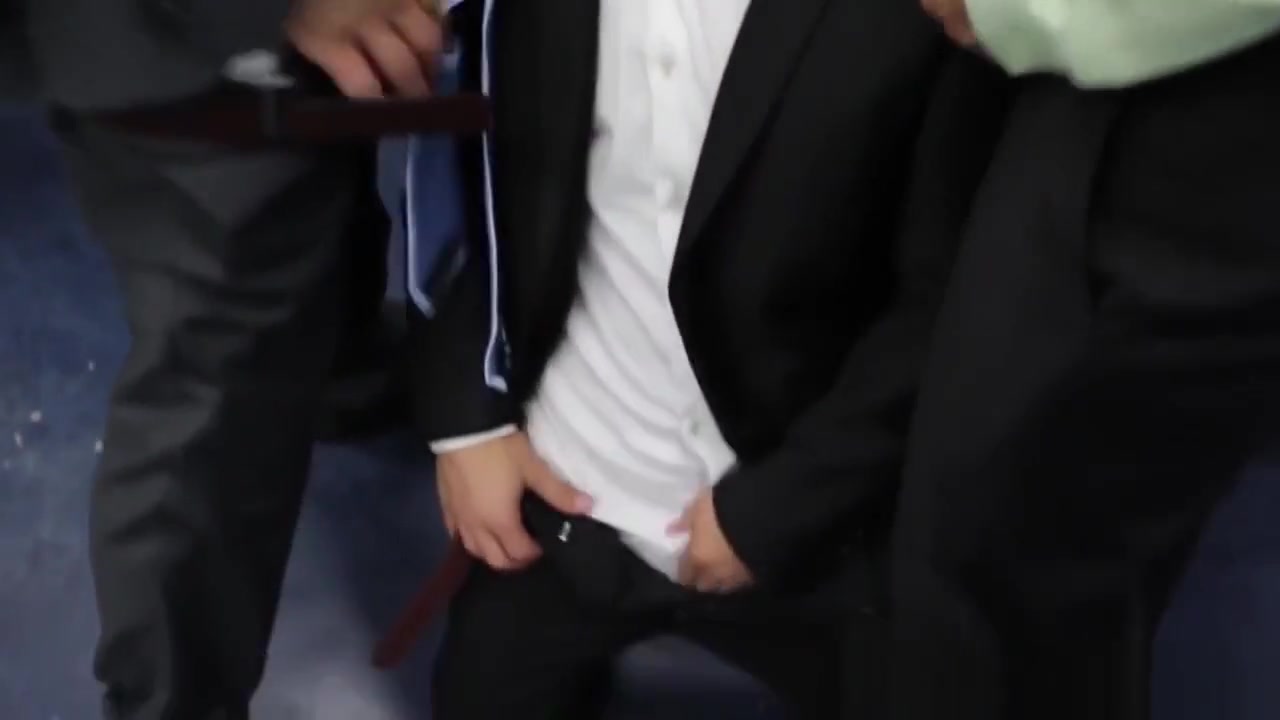 Office hunks assfucking in trio