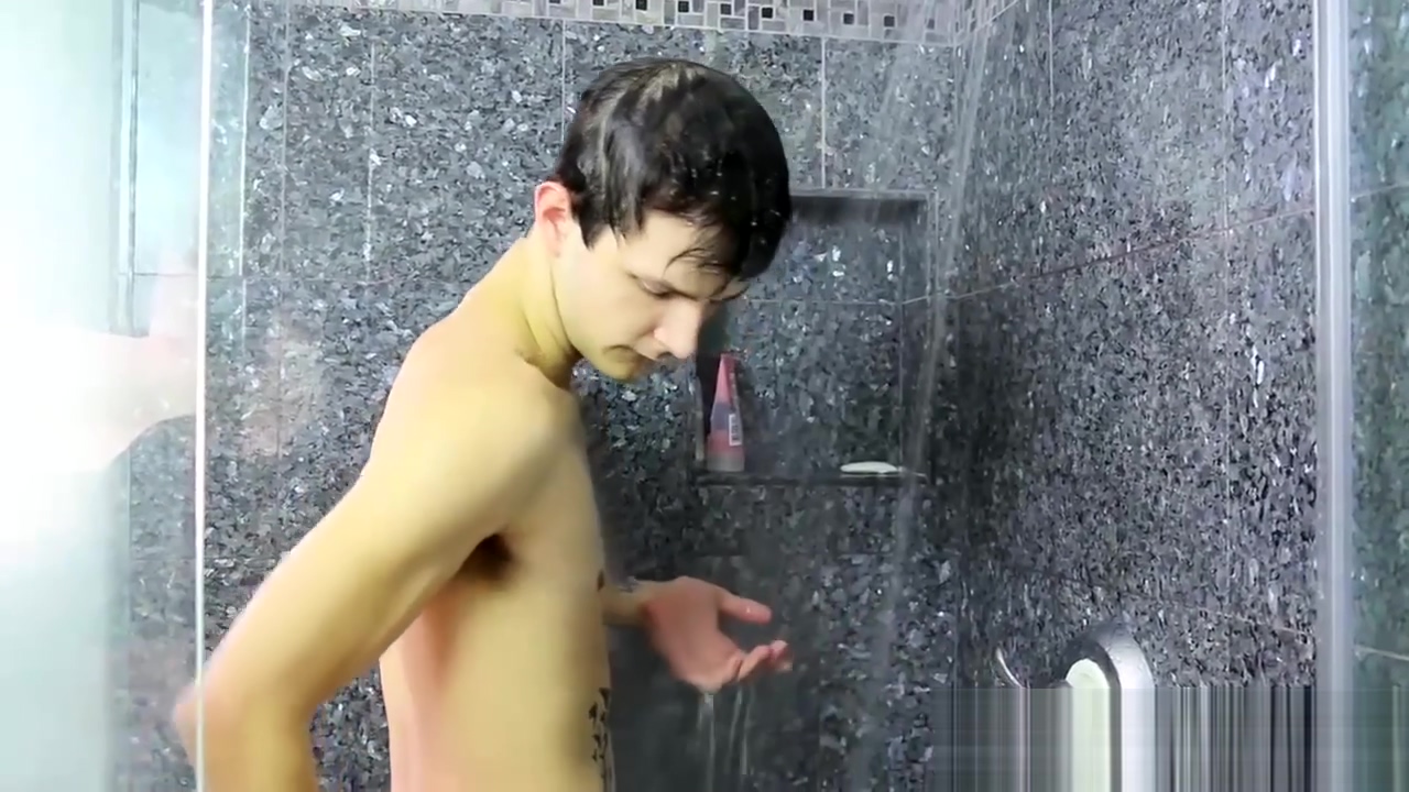 Jasper Robinson enjoys jerking his cock while showering